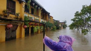 devastating flood hit hoi an 7